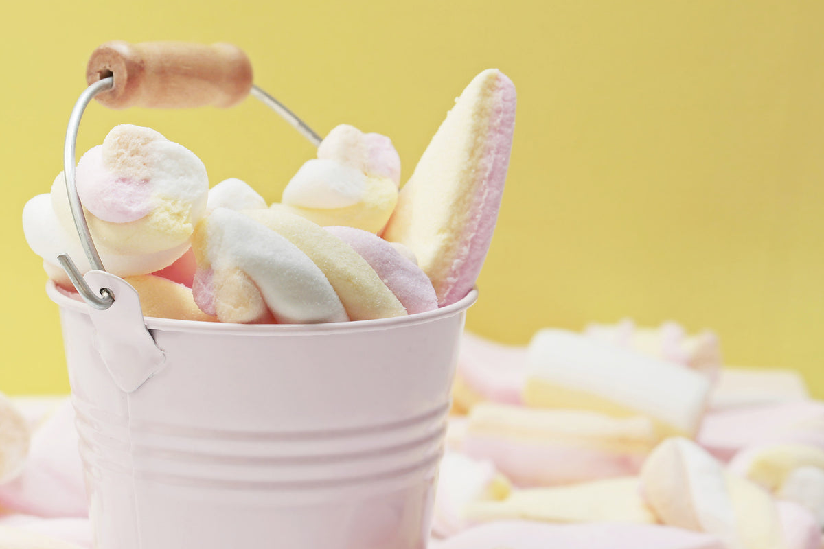 photo-wallpaper-marshmallow-in-the-bucket