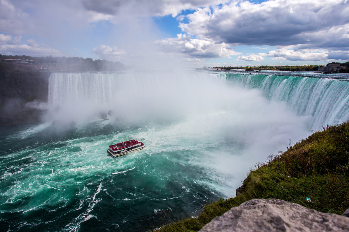 photo-wallpaper-action-at-the-waterfall