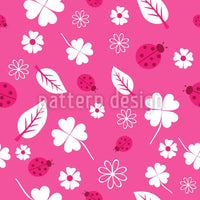 patterned-wallpaper-ladybugs-and-clover