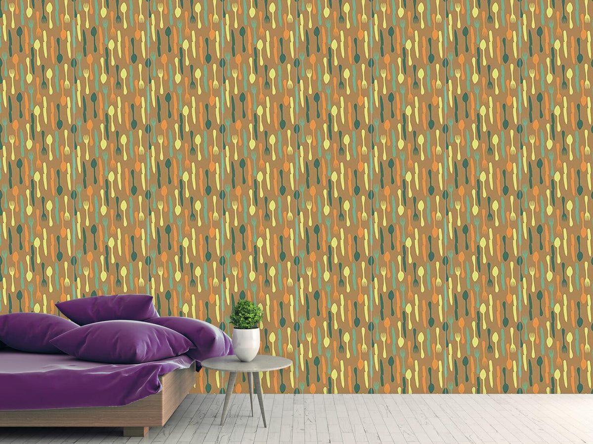 patterned-wallpaper-retro-look-cutlery