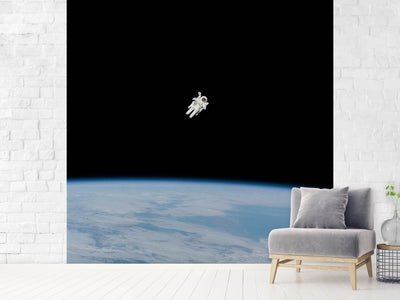 photo-wallpaper-lonely-astronaut-in-space