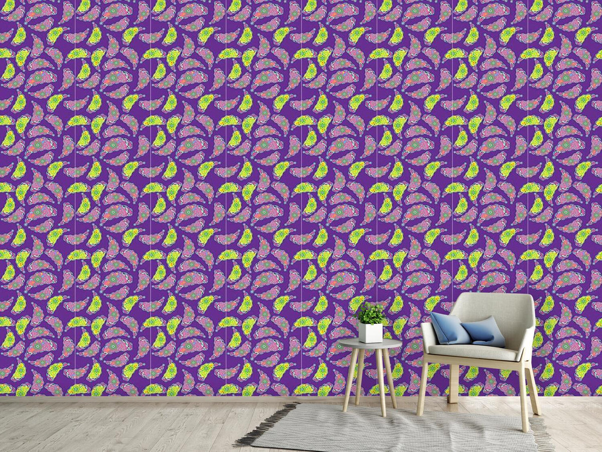 patterned-wallpaper-paisley-dance