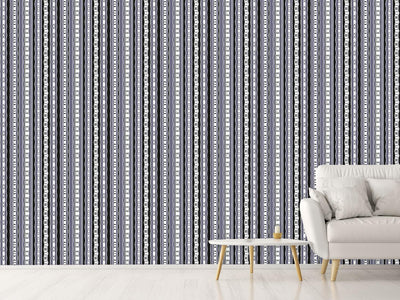 patterned-wallpaper-stripes-are-greeting-each-other