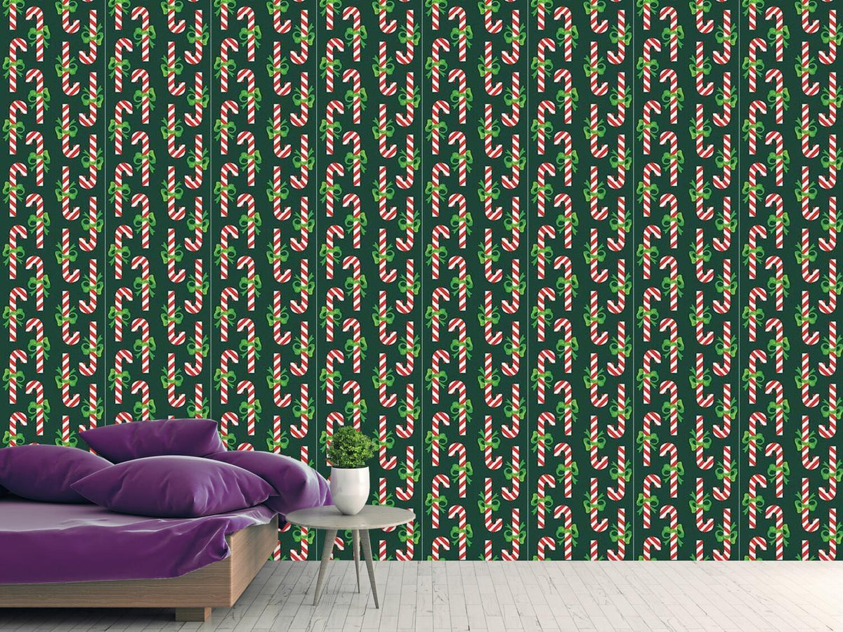 patterned-wallpaper-candy-canes-green