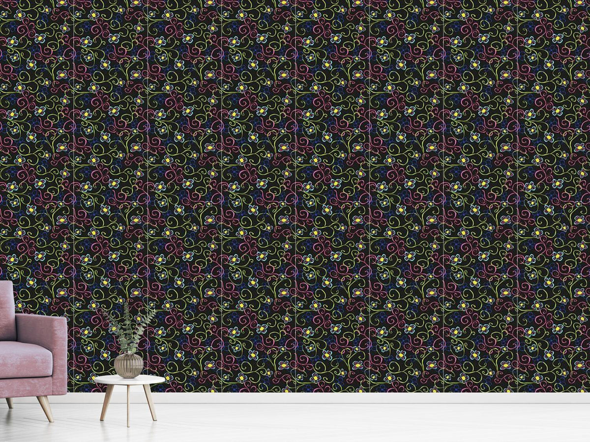 patterned-wallpaper-flower-swirls