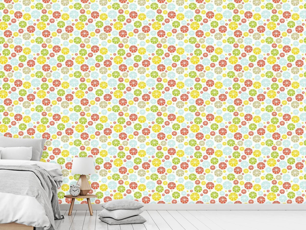 patterned-wallpaper-lemon-circle-cocktail