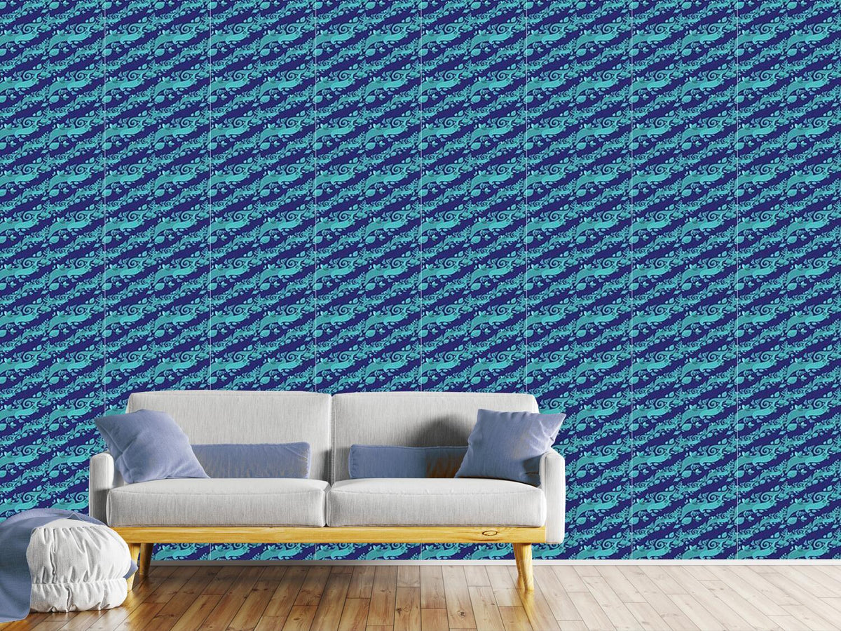 patterned-wallpaper-leaves-on-waves