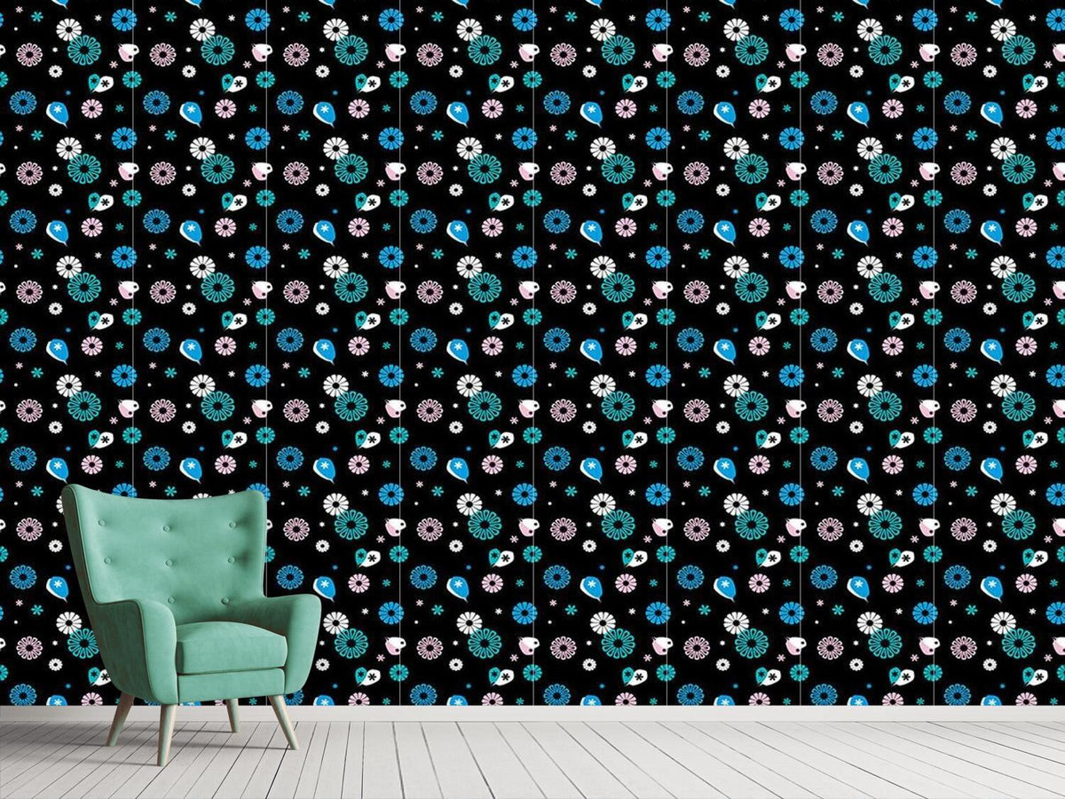 patterned-wallpaper-flowerpower